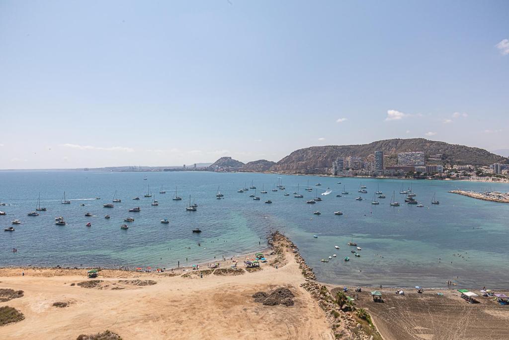 Lovely Flat On The Beach - Awesome View Аликанте Экстерьер фото